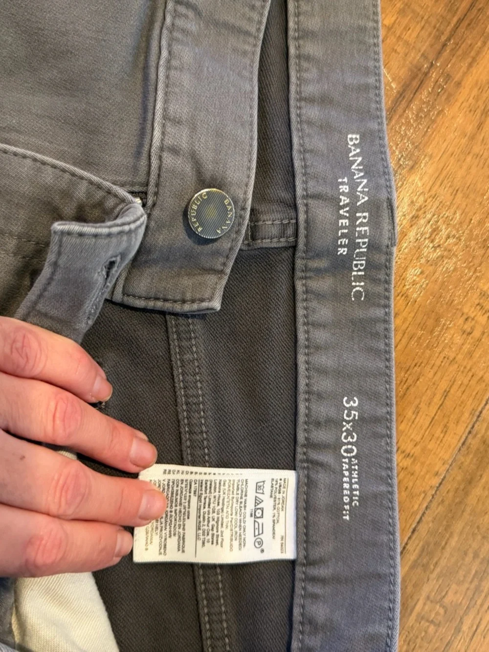 Banana Republic Traveler Pants in Charcoal Gray - Picture 2 of 3